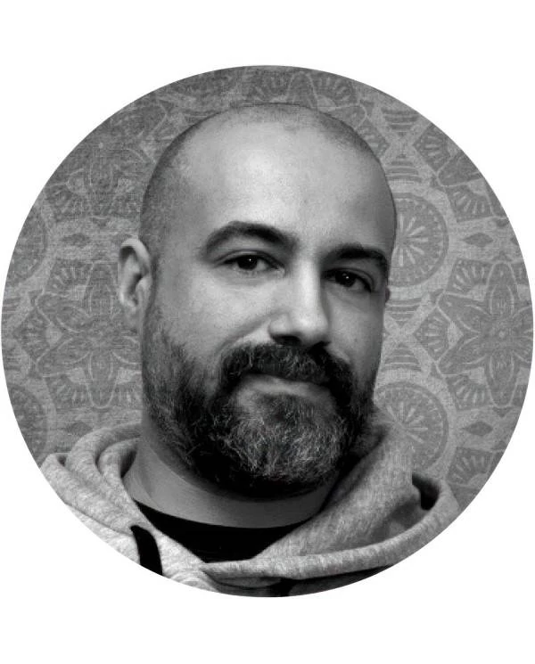 Pantalla de madera con ilustración de varios artistas, doble cara