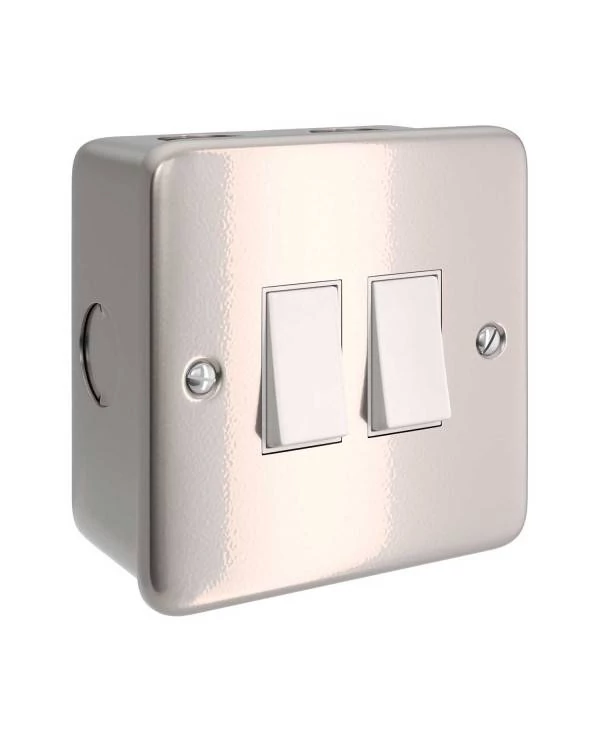 Caja metálica de pared con doble interruptor