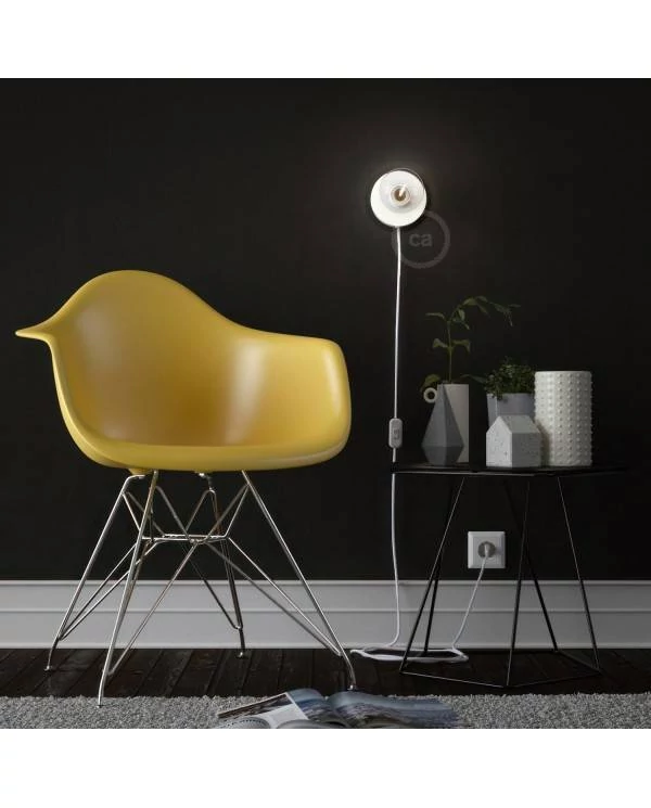 Spostaluce, el punto de luz en metal con cable textil