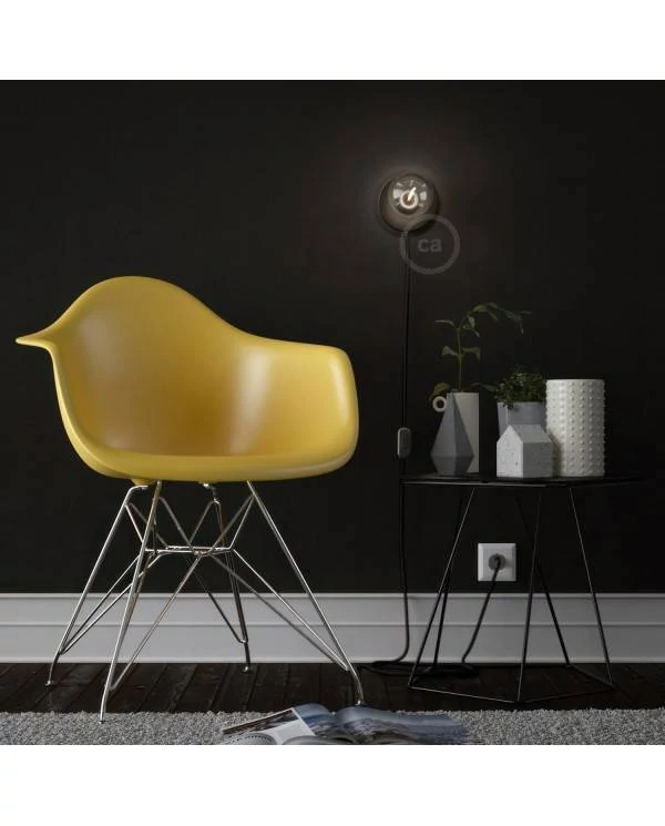 Spostaluce, el punto de luz en metal con cable textil
