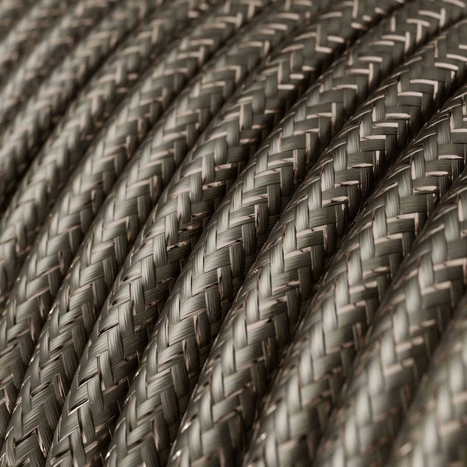 Spostaluce, el punto de luz en metal con cable textil