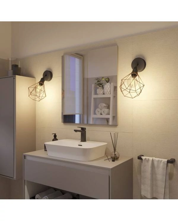 Fermaluce EIVA con pantalla Diamond, lámpara orientable
