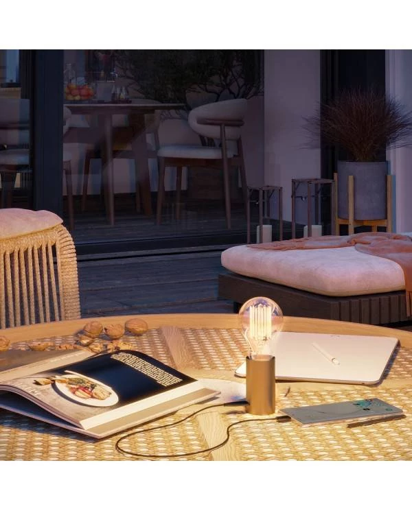 SI! Lámpara de mesa 5V con bombilla A60