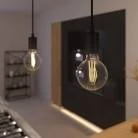 Lámpara moderna en metal negro o blanco con cable textil