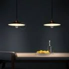 lámpara minimal con pantalla plana grande