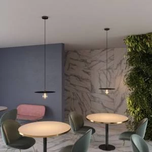 lámpara minimalista con amplia pantalla plana