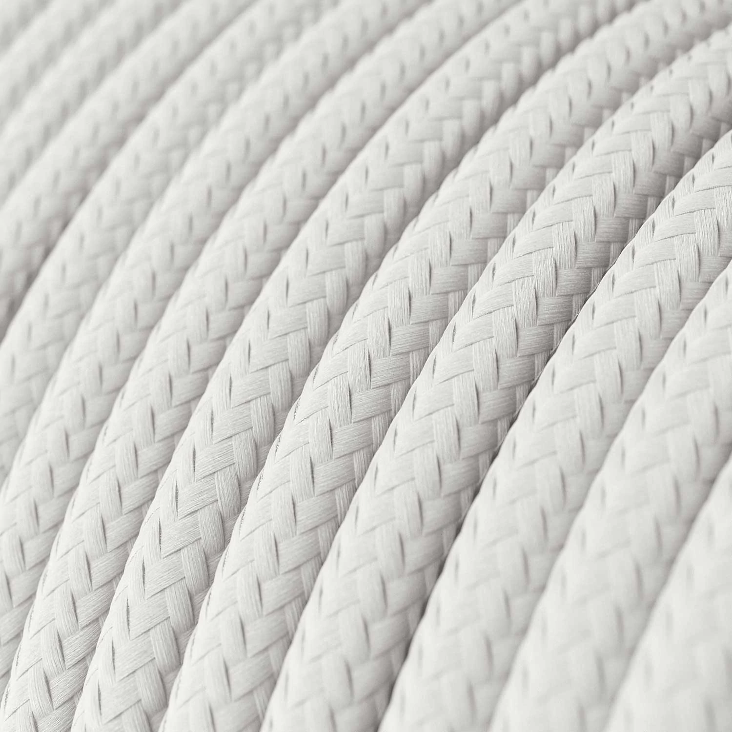 lámpara minimalista con amplia pantalla plana