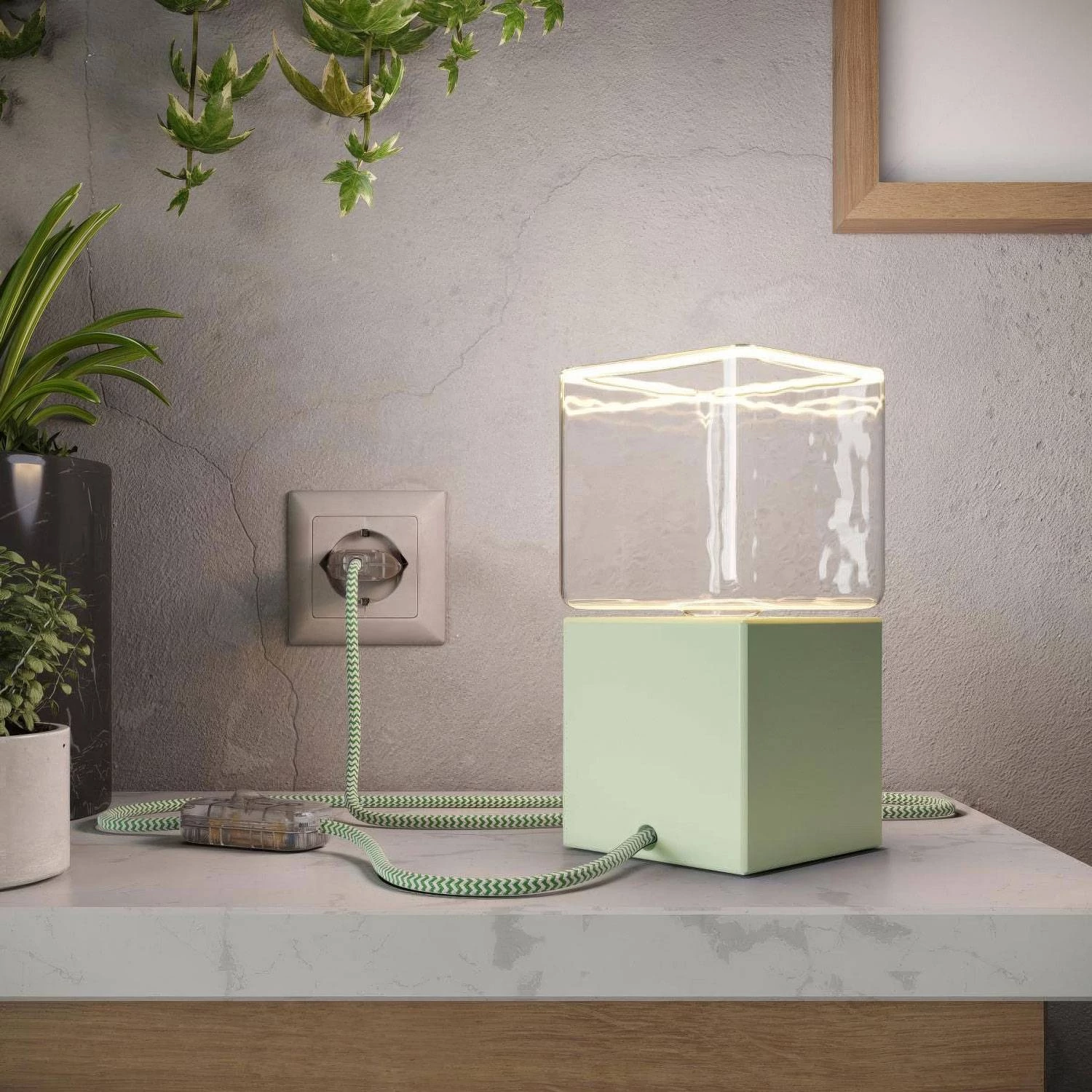 Posaluce Cubetto Color, lámpara de mesa en madera