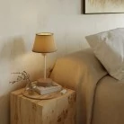Lámpara de mesa de madera con posibilidad de añadir pantalla