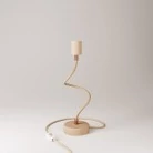 Lámpara de mesa articulada de madera con luz difusa