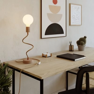Lámpara de mesa articulada de madera con luz difusa