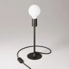 Lámpara de mesa de metal con bombilla vista
