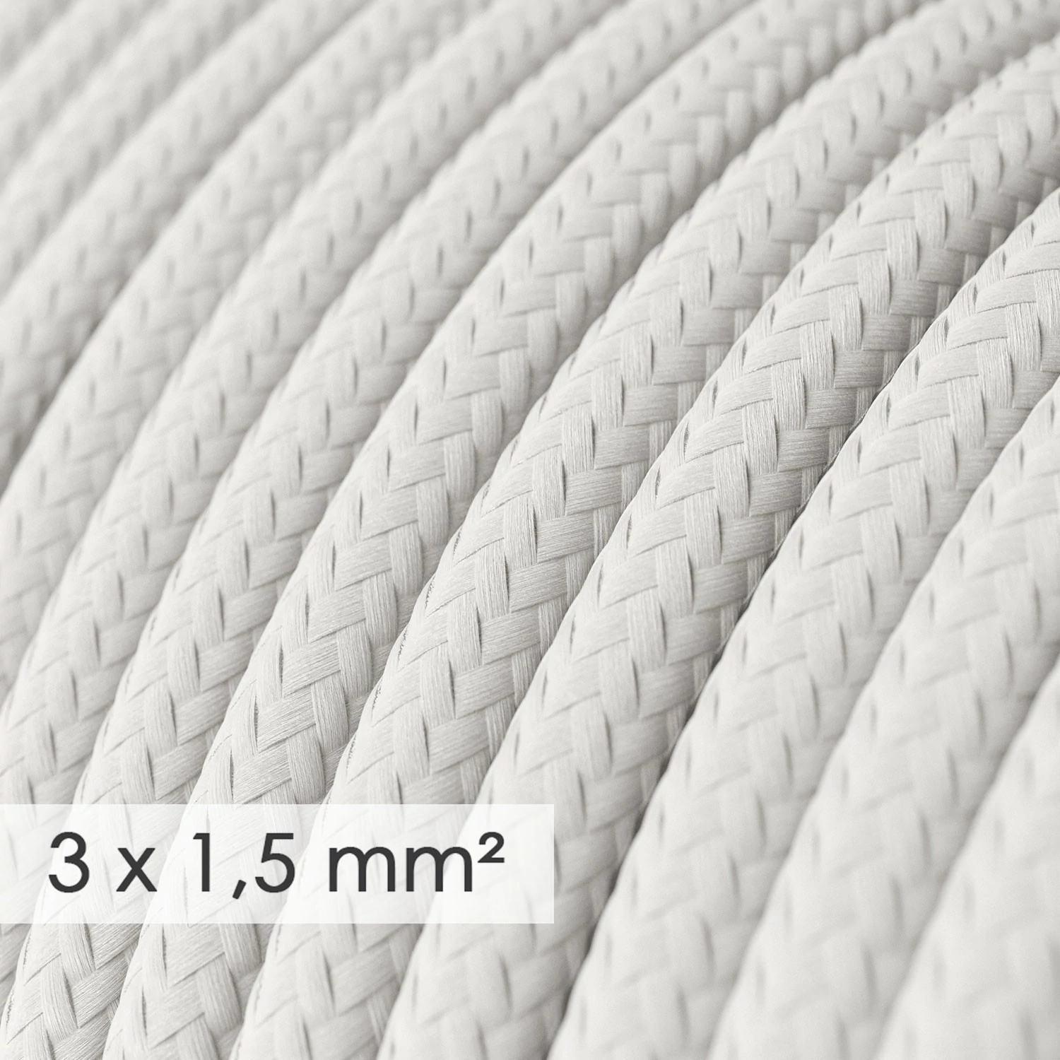 Multienchufe alemana con cable de tejido blanco brillante
