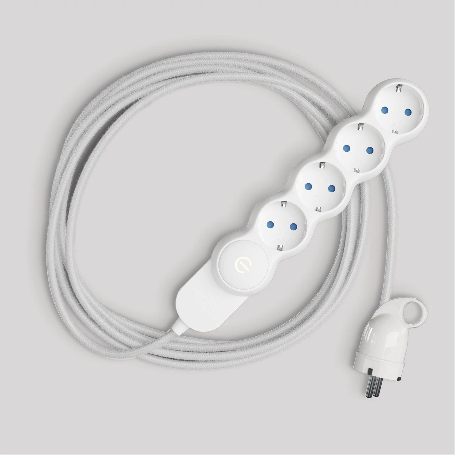 Multienchufe alemana con cable de tejido blanco brillante