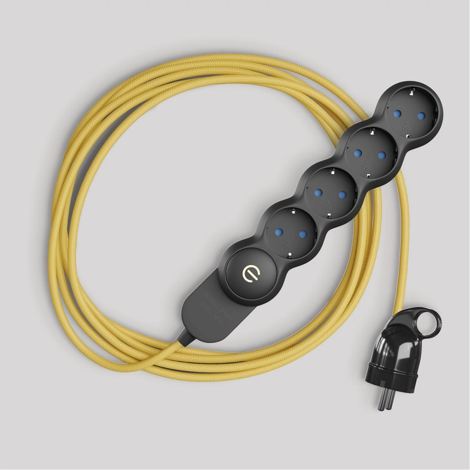 Multienchufe alemana con cable de tejido amarillo brillante