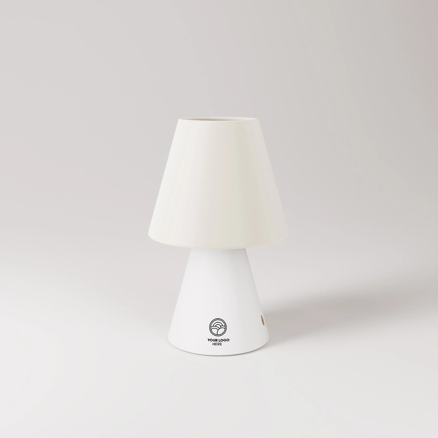 Lámpara portátil con base y pantalla de madera personalizables
