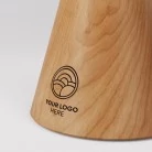 Lámpara portátil con base y pantalla de madera personalizables