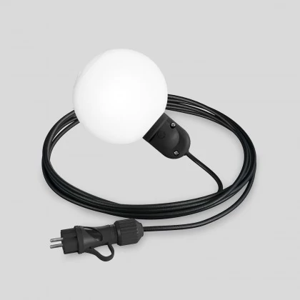 Lámpara de exterior de enchufe IP65 con pantalla irrompible