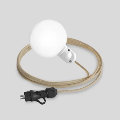 Lámpara de exterior de enchufe IP65 con pantalla irrompible