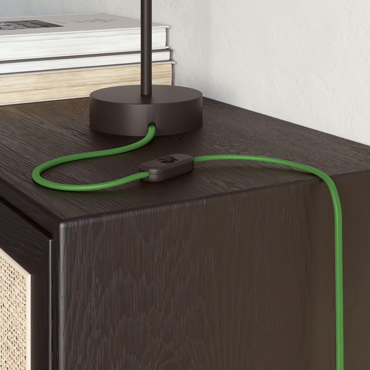 Cable eléctrico plano recubierto de tela verde lima brillante