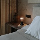 Lámpara portátil LED recargable con bombilla esférica