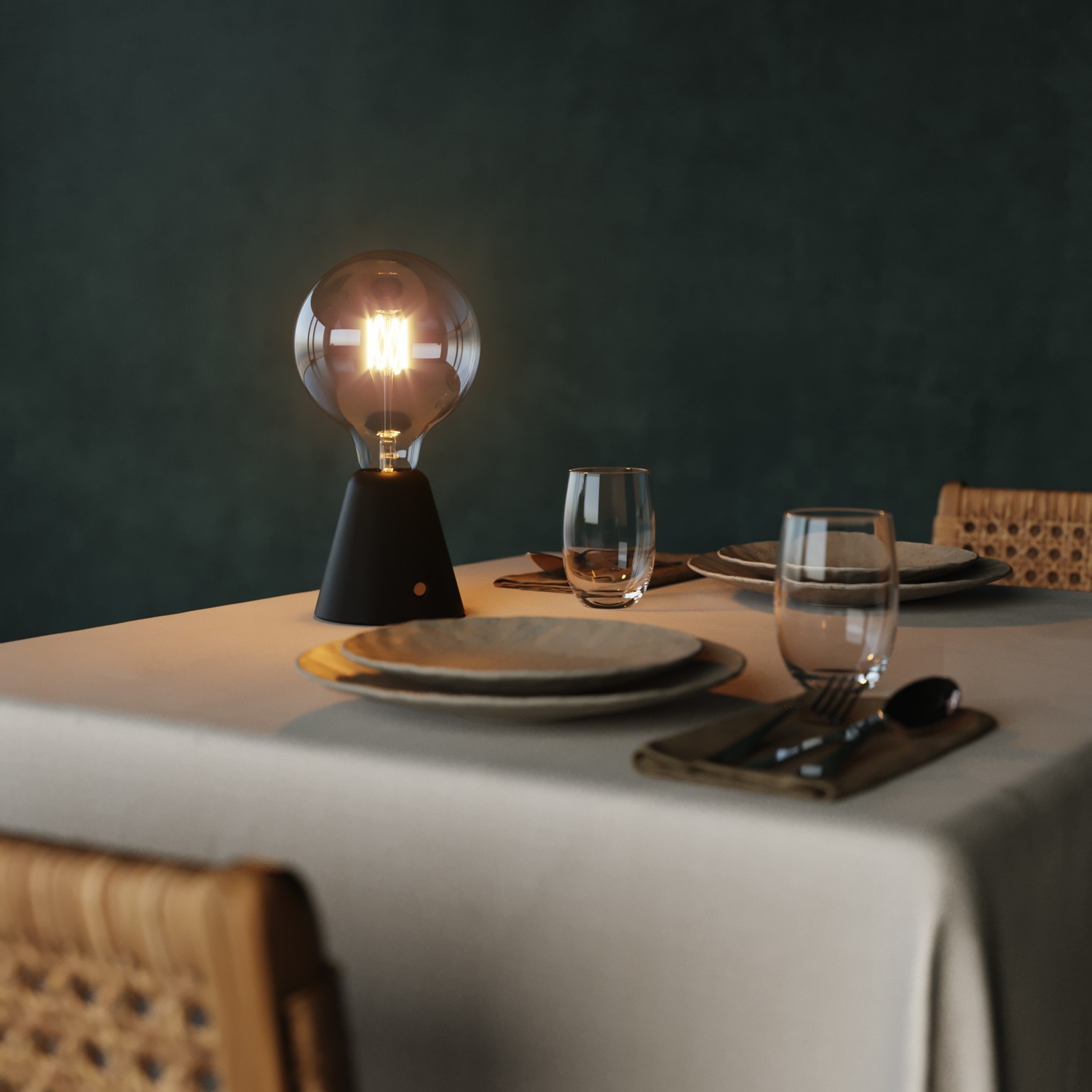 Lámpara portátil LED recargable con bombilla esférica