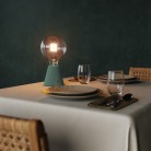Lámpara portátil LED recargable con bombilla esférica
