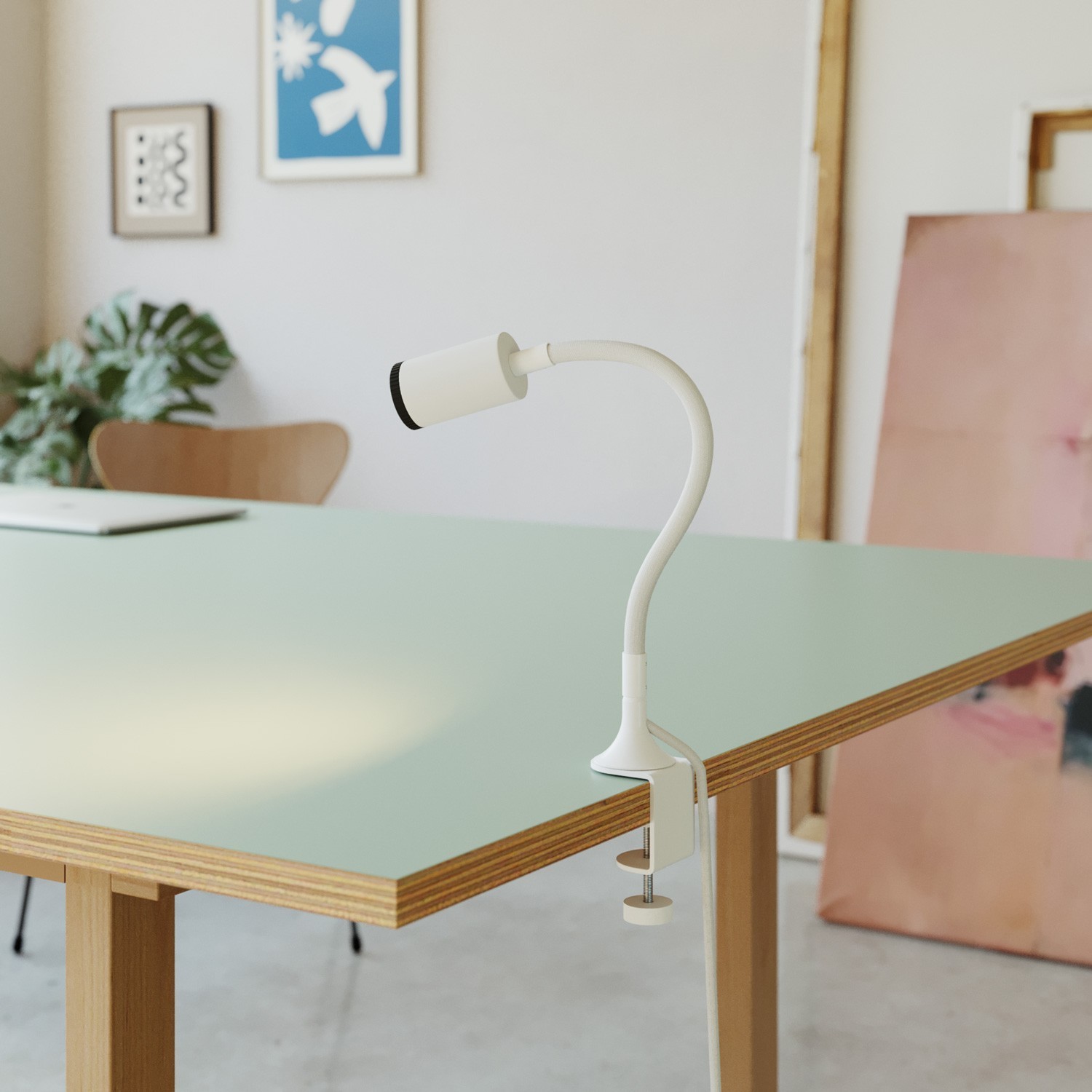 Abrazadera de mesa para lámpara