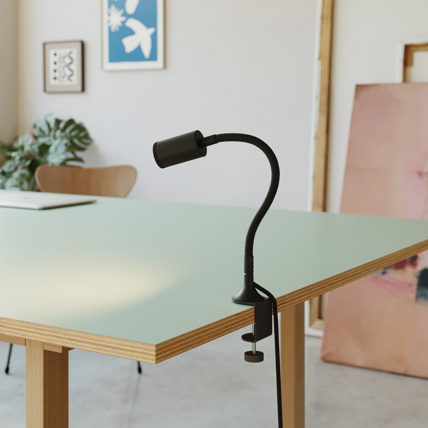 Abrazadera de mesa para lámpara