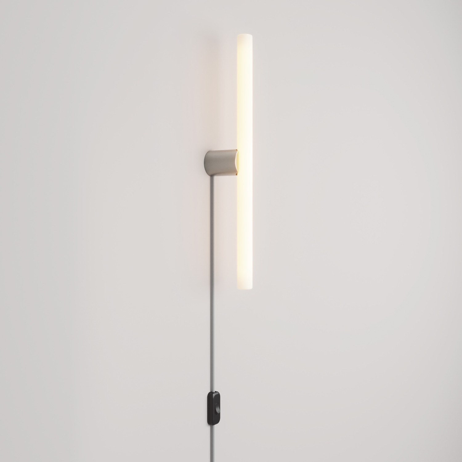 Lámpara con enchufe, acabado metálico y bombilla LED lineal S14d