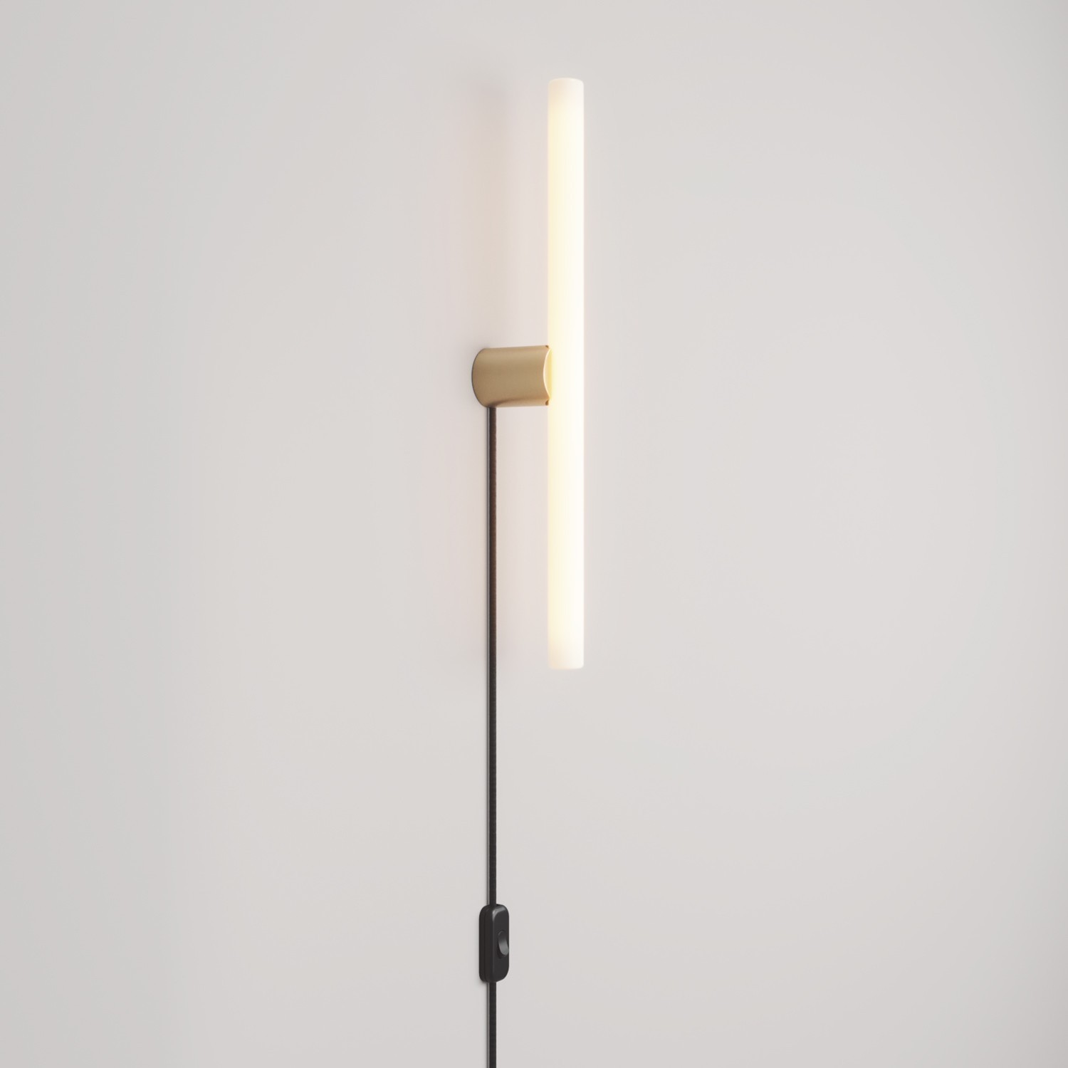 Lámpara con enchufe, acabado metálico y bombilla LED lineal S14d
