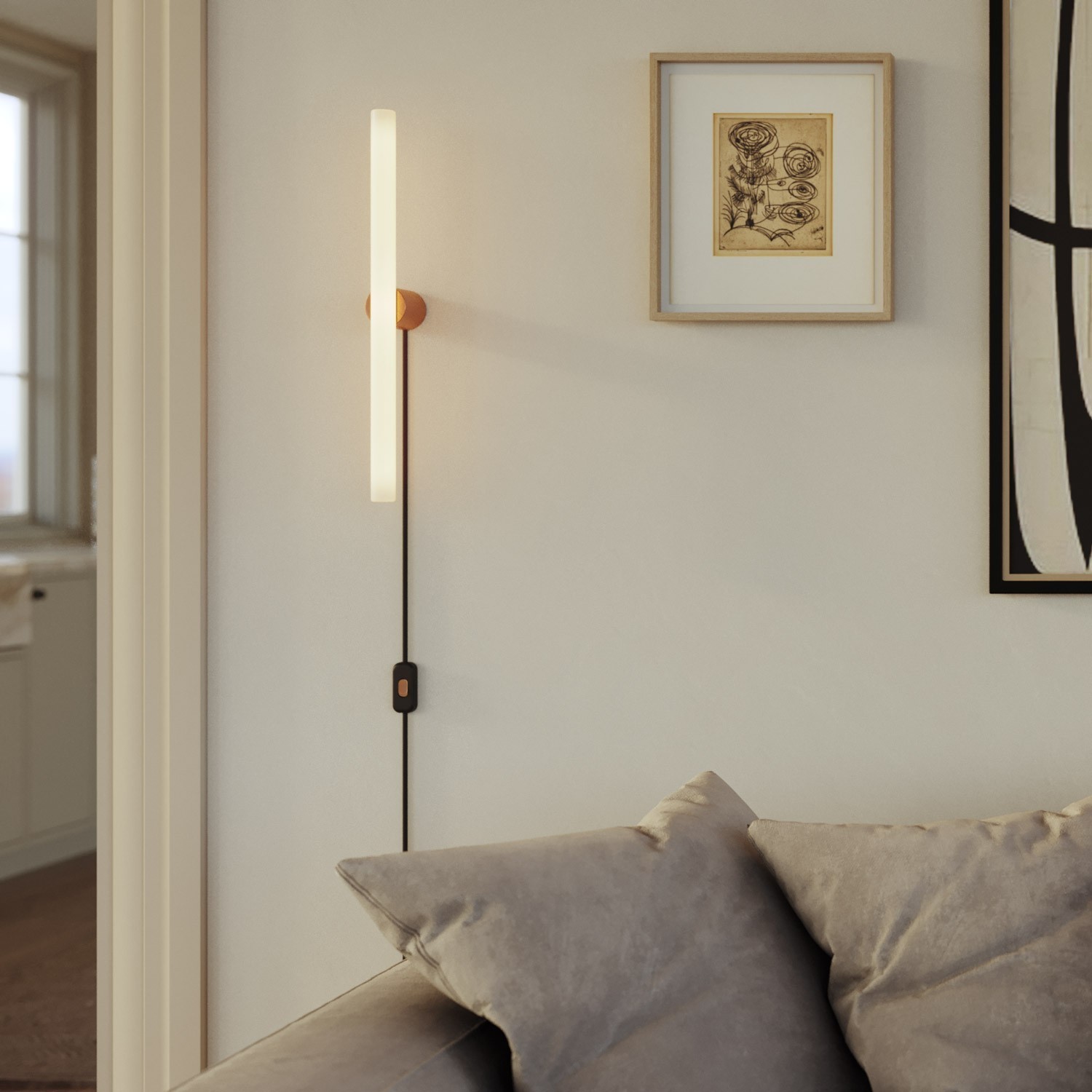 Lámpara con enchufe, acabado metálico y bombilla LED lineal S14d