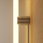 Lámpara con enchufe, acabado metálico y bombilla LED lineal S14d