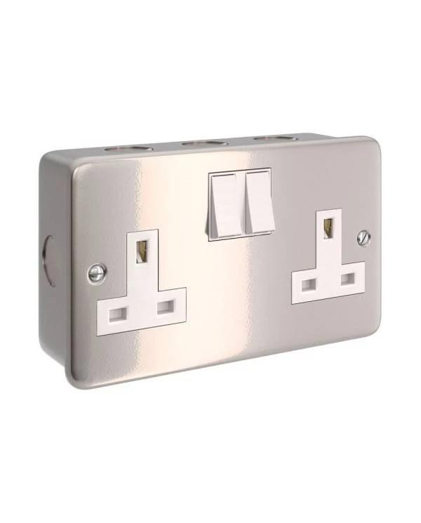 Caja de pared de metal con doble enchufe de encendido / apagado UK