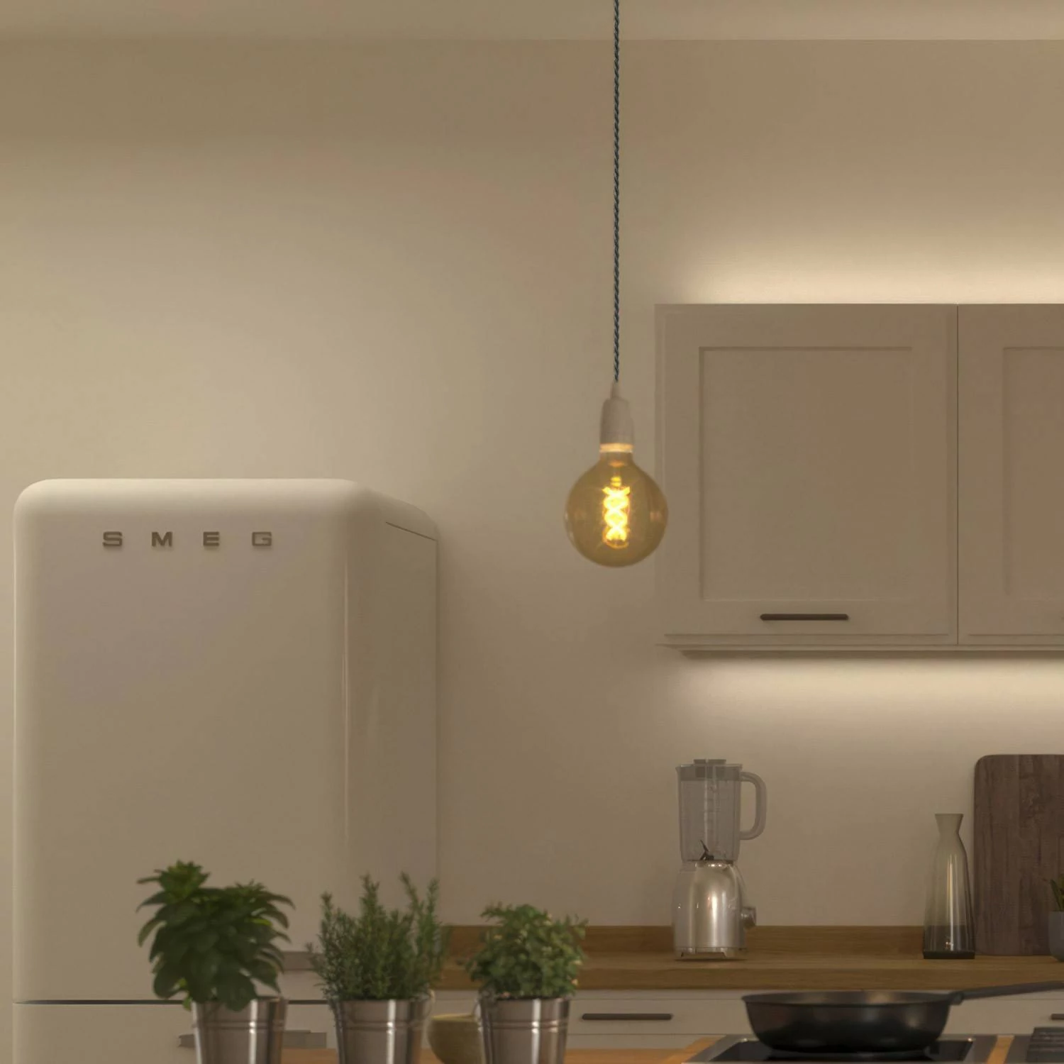 Lámpara de suspensión con cable textil trenzado y acabados de porcelana - estilo Cottage