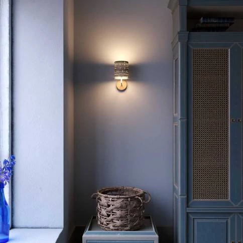 Fermaluce Wood, lampada a muro in legno con paralume