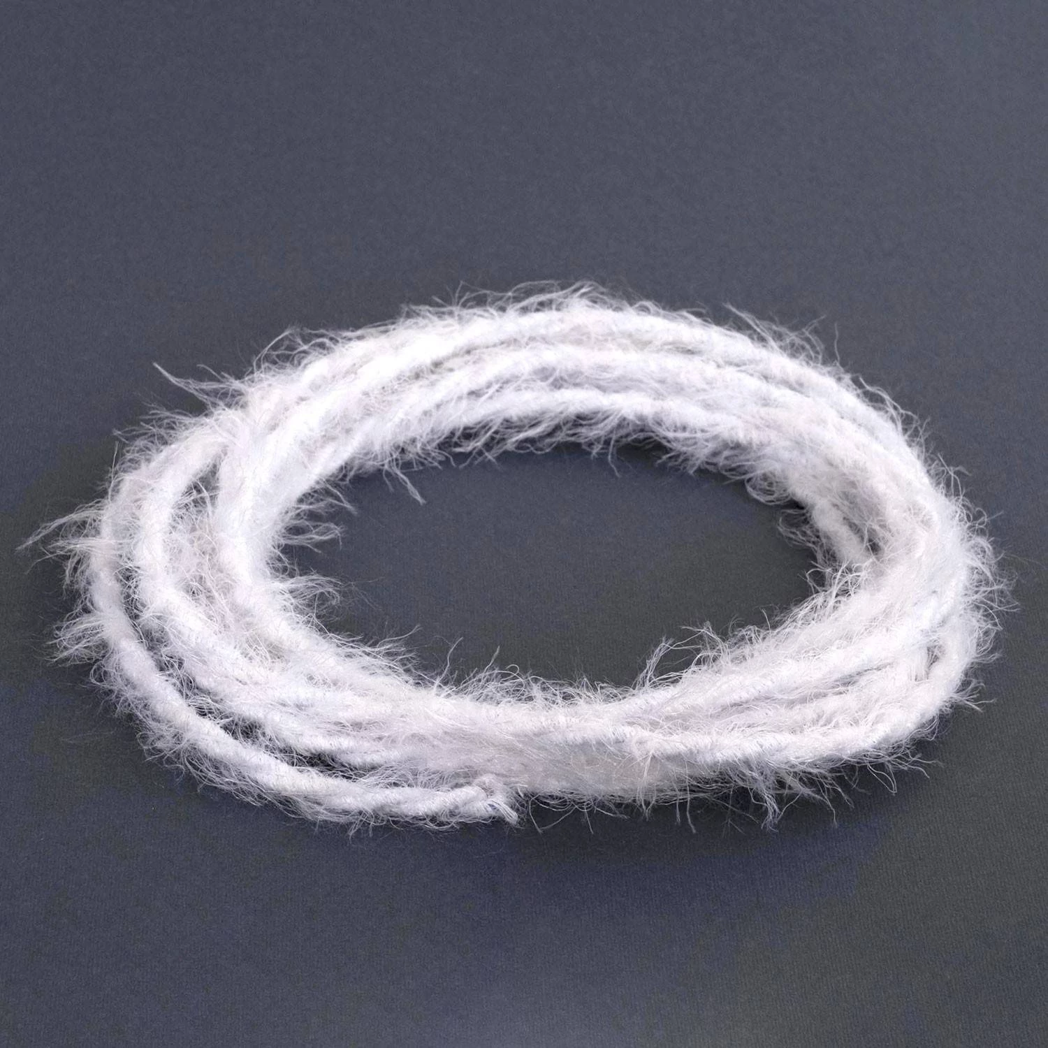 Cable eléctrico trenzado efecto peludo blanco Marlene