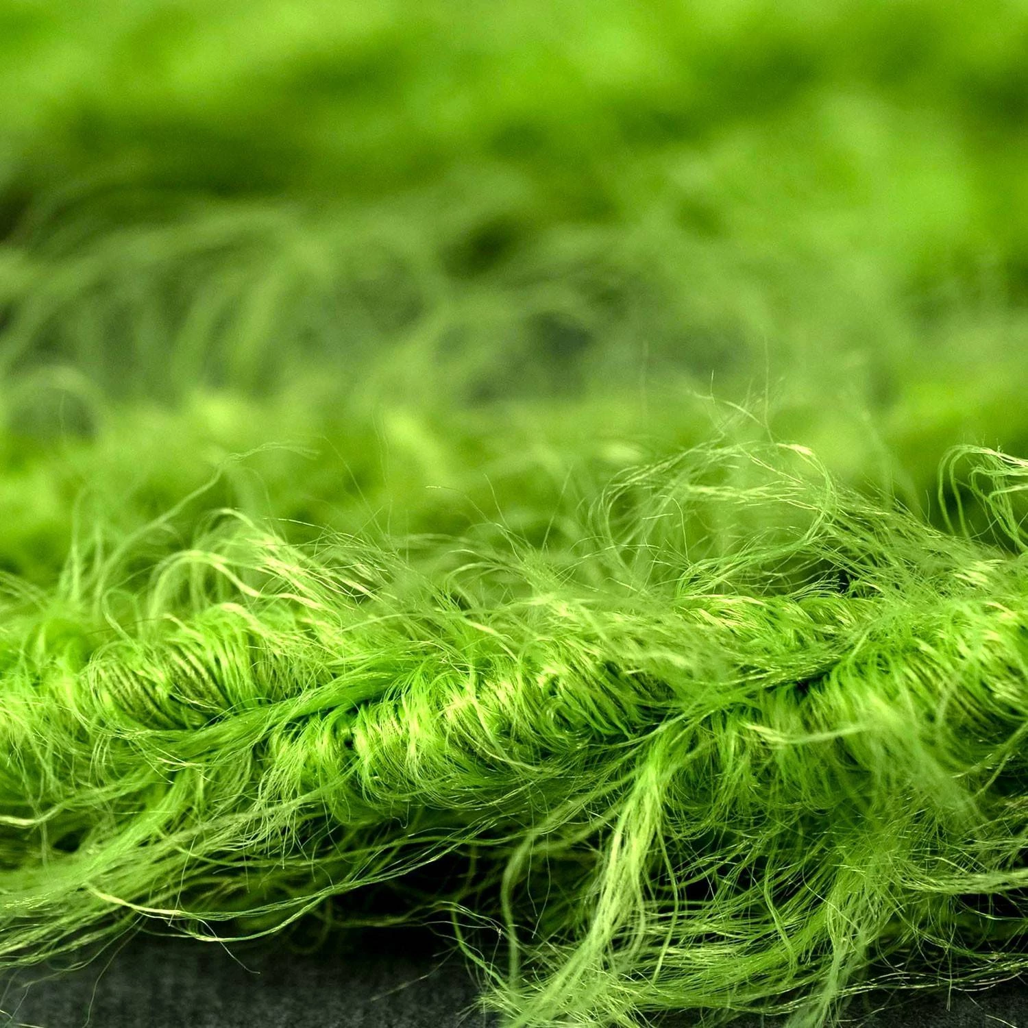 Cable eléctrico trenzado efecto peludo verde Marlene