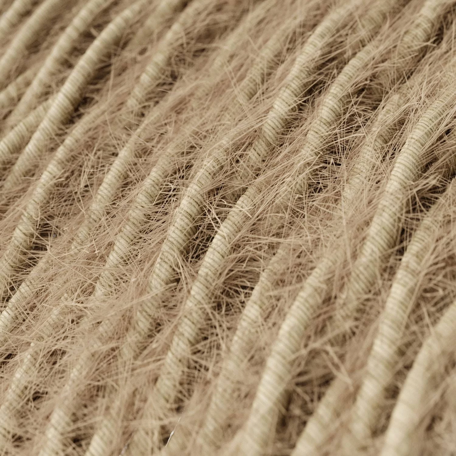 Cable eléctrico trenzado efecto peludo beige Marlene