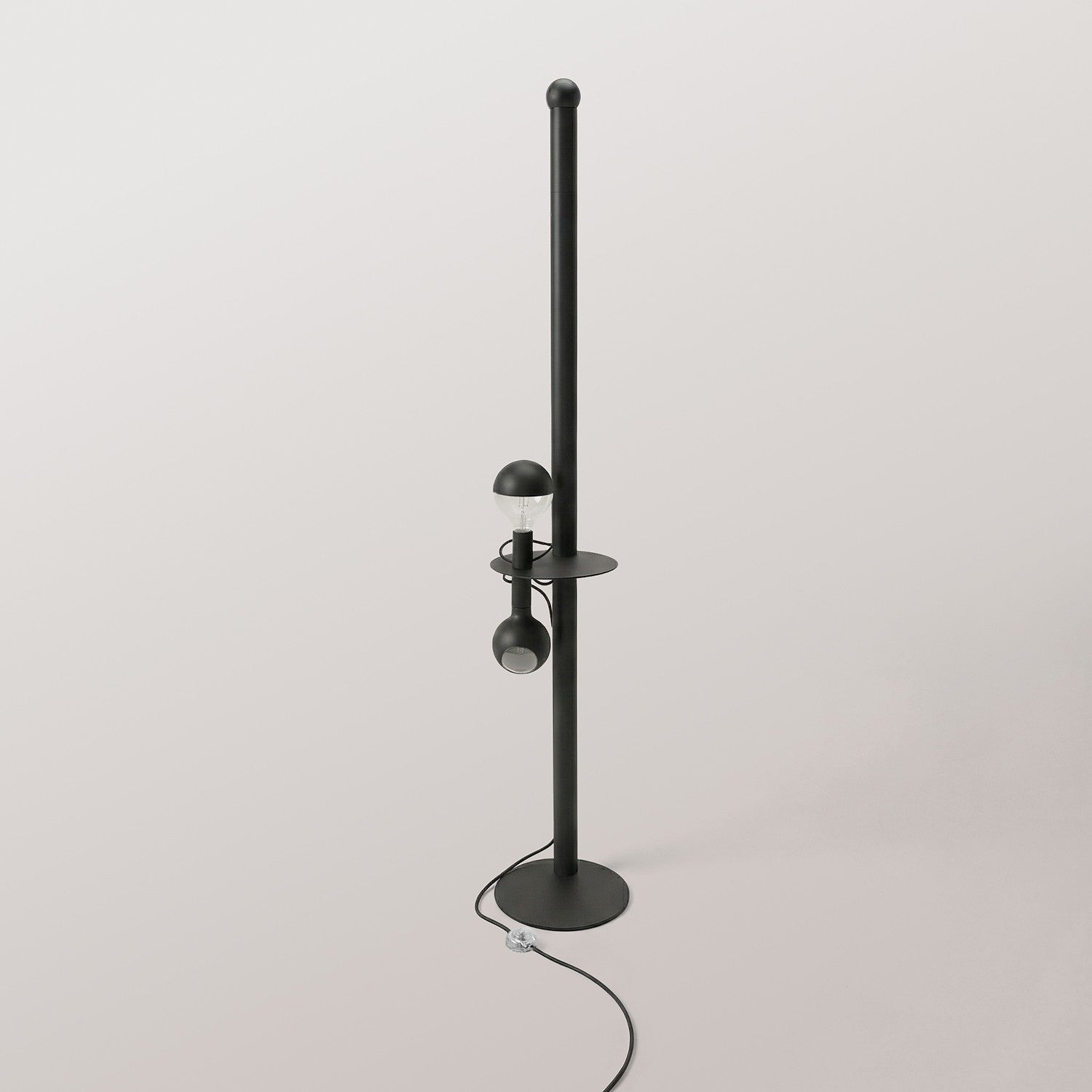 Rocco XXL - Lampada da terra con spina UK e lampadina Maria e Camo - Nero